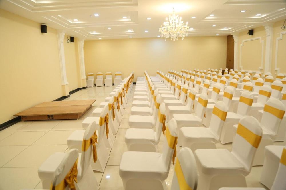 Kingsburyfiesta Hotel Vellore Exterior photo